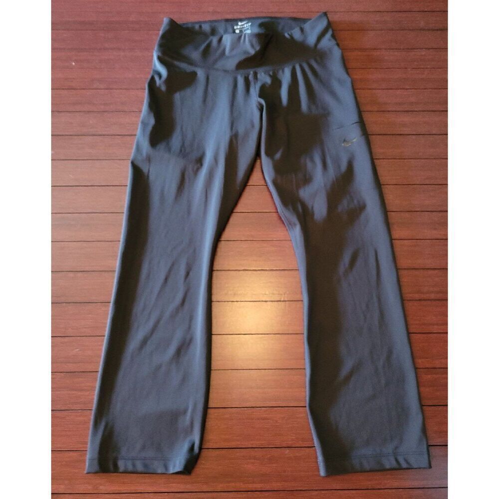 Nike womens cropped Leggings